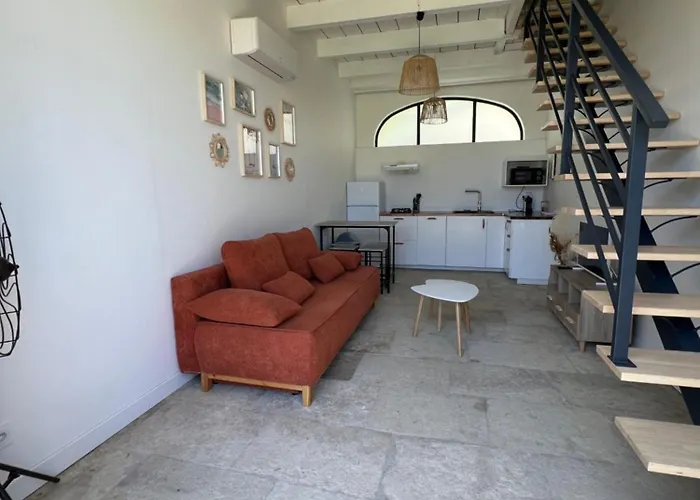 Beau P2, Residence Avec Piscine