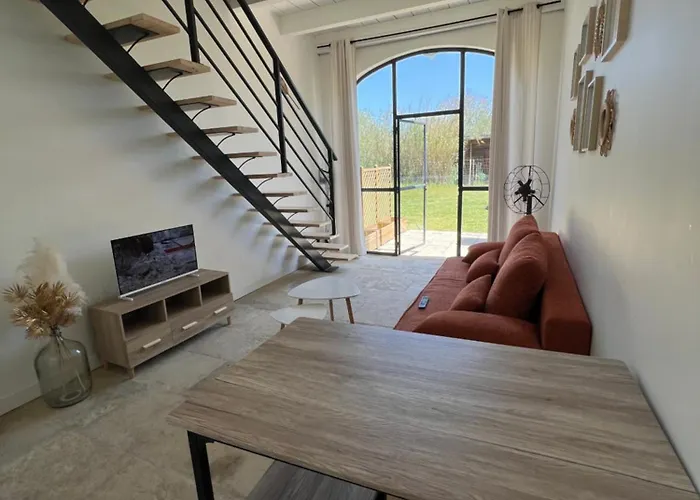 Beau P2, Residence Avec Piscine