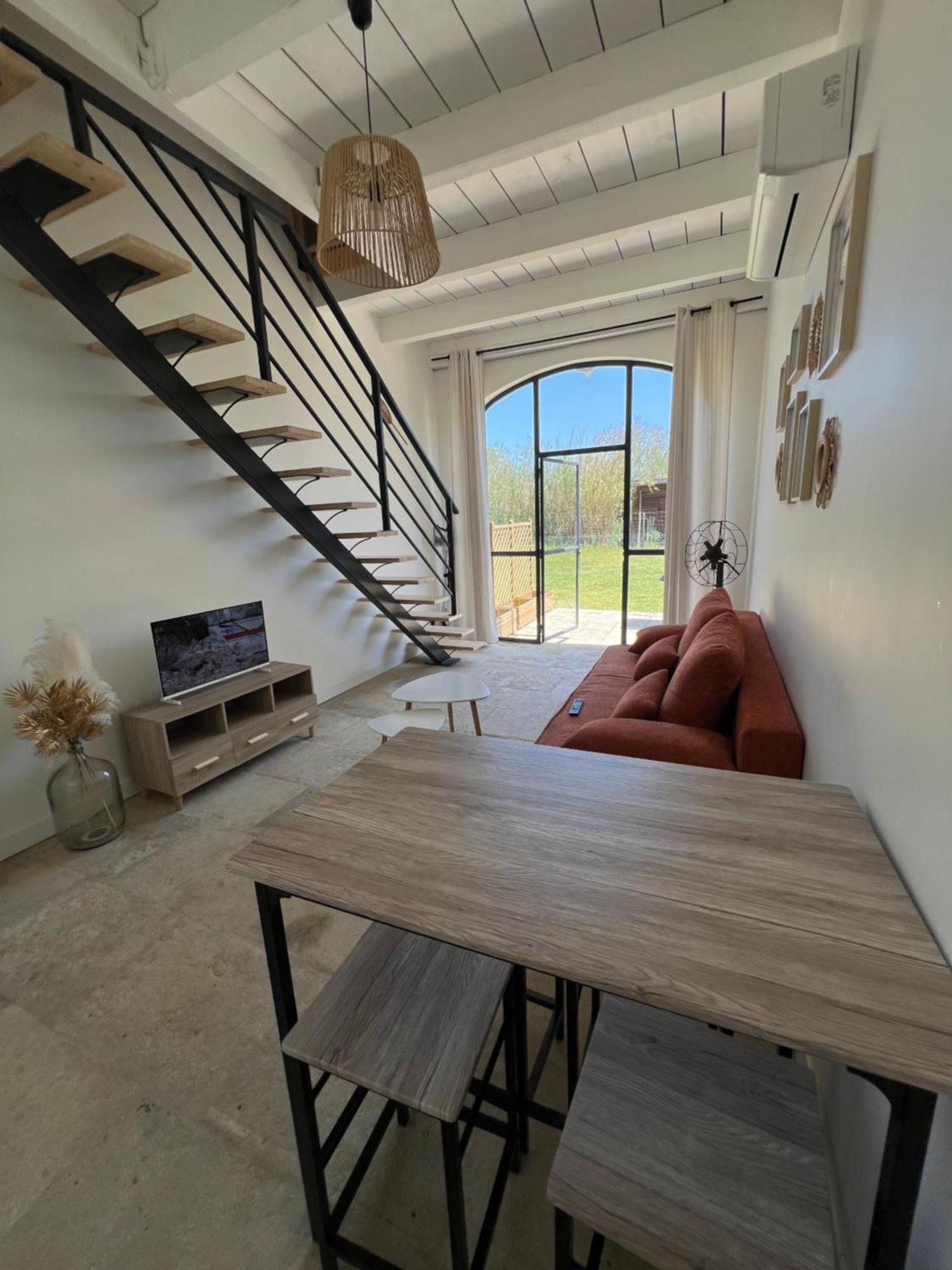Appartement Beau P2, Avec Piscine